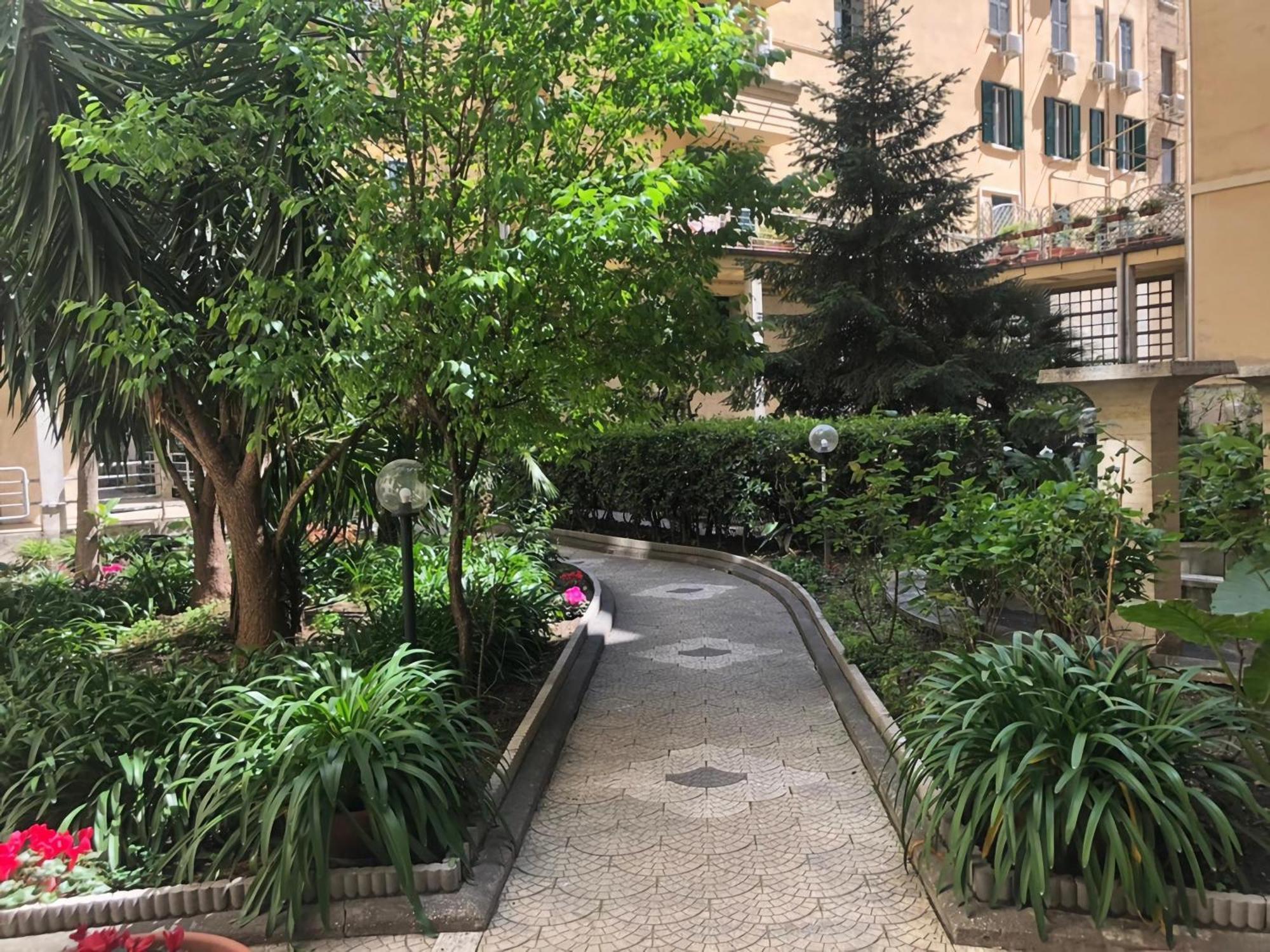 Rosy Apartment Rome — Photos 1